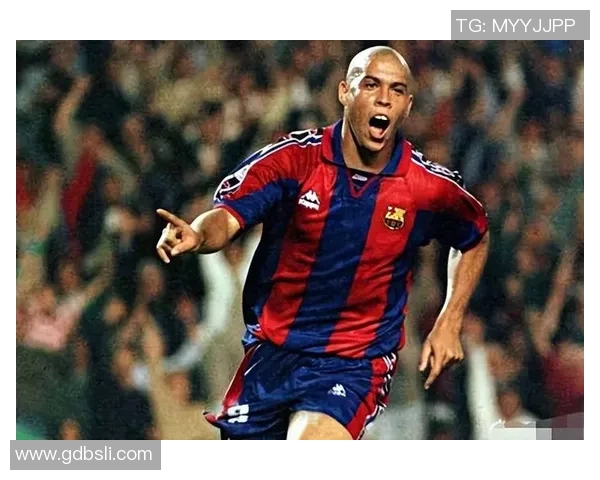 足球巨星转身瞬间惊艳全场 这一动作成为赛场经典回忆